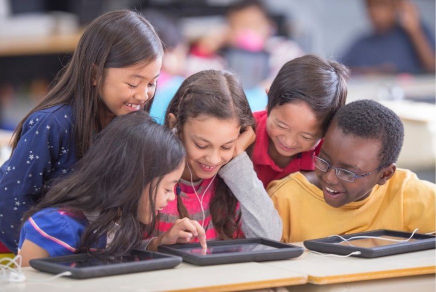 How a Solution for Blended Learning Enhances Classroom Experiences