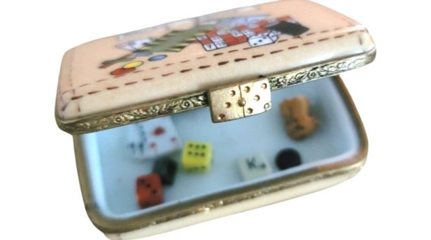 Why is a Limoges box considering the most charming miniature art collection ever?