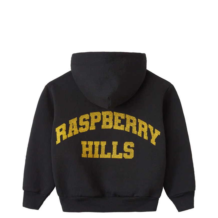 Embracing Modern Style with Raspberry Hills Clothing: A Fashion Statement for Every Season