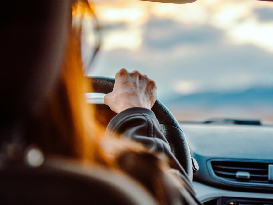Stoke on Trent Taxi – Your Guide to Reliable Travel with Deluxe Travels