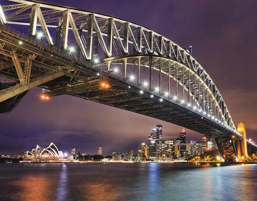 Sydney's Love Language Is All About the Setting & the Water
