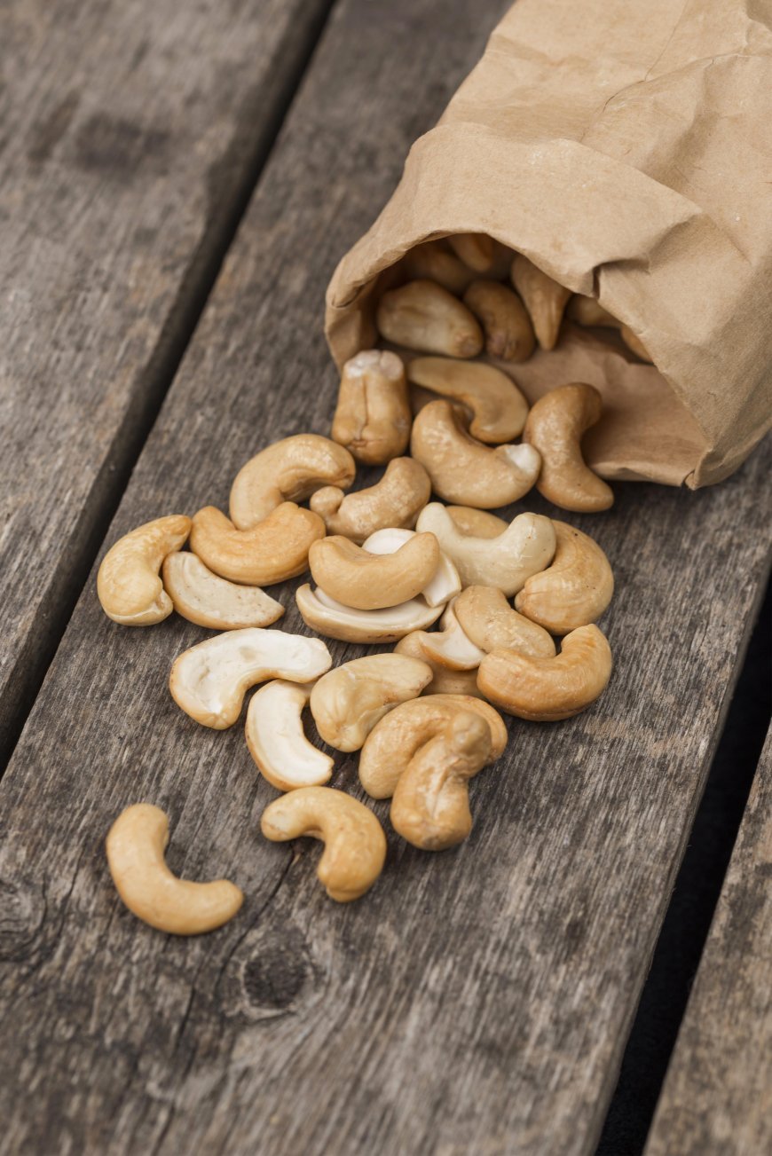 Which is Better – Salted Kaju or Roasted Cashews?